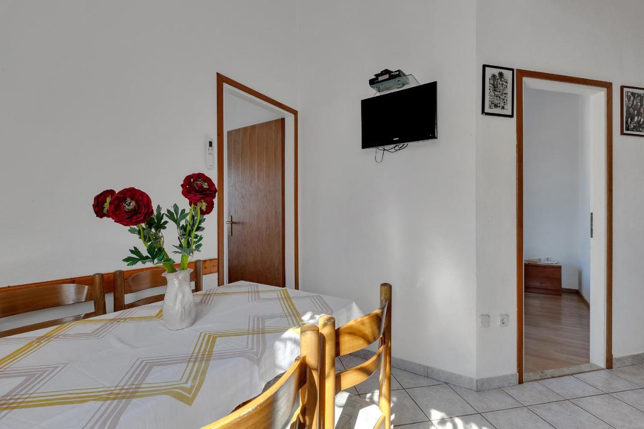 Apartments Tihomir Musac Omiš Buitenkant foto